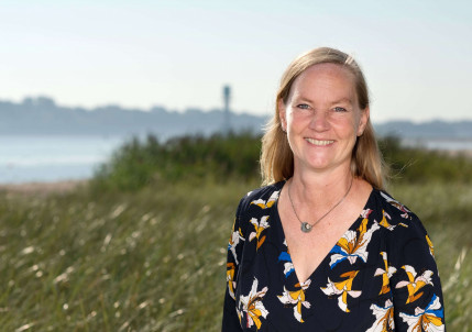 frauenberatung portrait frauke gust himmel im hintergrund